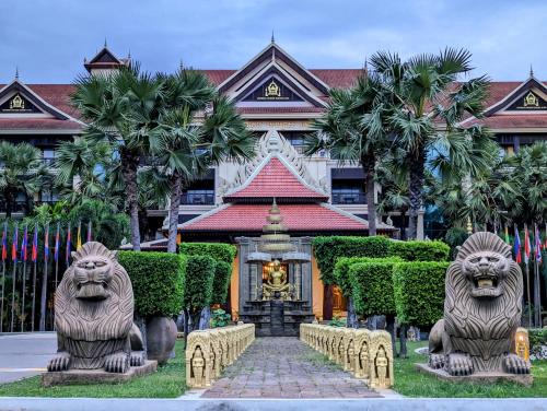 Siem Reap Hotel | Discover Empress Angkor Resort & Spa: 5-Star Oceanfront Retreat