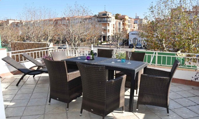 Empuriabrava Apartment | Family-Friendly Stay at Empuriapparts Abrilmar