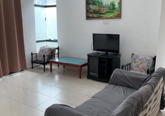 Kampung Dato' Ibrahim Fikri House | Comfortable Family Retreat at Emzoy Chukai Private Unit