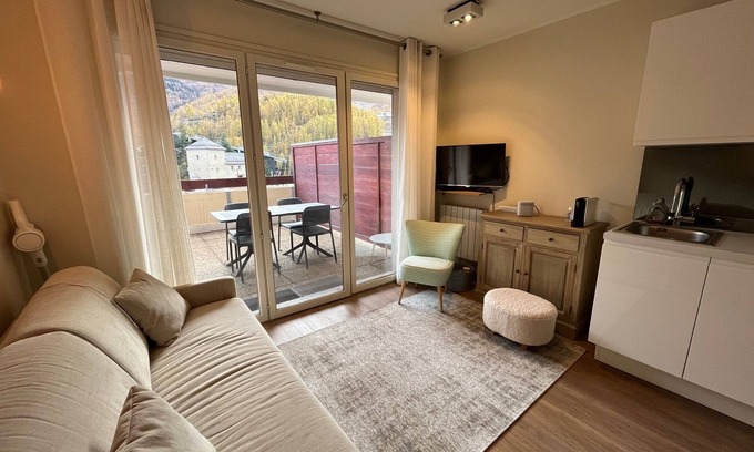 Saint-Etienne-de-Tinee Condo | Cozy Retreat in Centre Station with Sunny Terrace