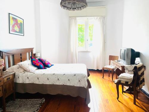 Barrio Sur House | Ideal Stay in the Heart of Barrio Sur - Family-Friendly!