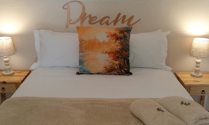 Beaufort West Apartment | Comfortable Family Stay at En Route with Great Reviews