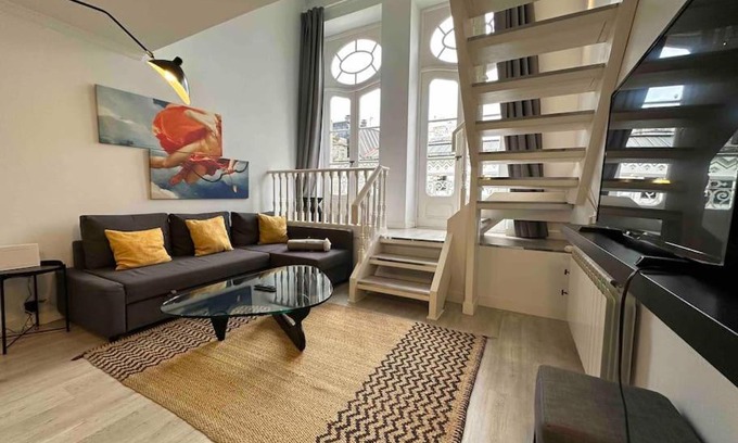 Maria Auxiliadora Apartment | Elegant Duplex in a Historic Building - Family Friendly Stay