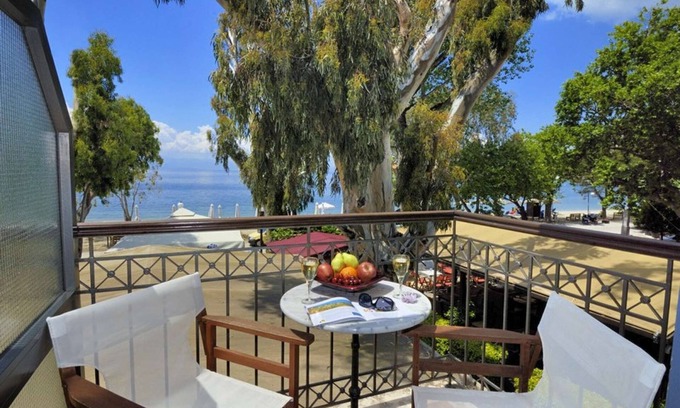 Kala Nera House | Cozy Studio with Ocean View, Pool & Breakfast for Two