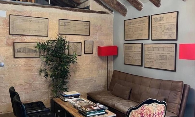 Zaragoza Old Town Apartment | Charming Attic in Historic Plaza del Pilar for Families