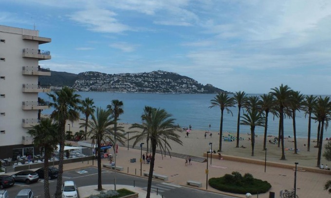 Santa Margarida Apartment | Seaside Apartment in Roses with Pool and Pet-Friendly Stay