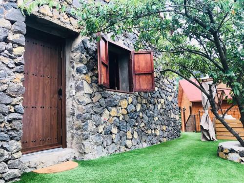 Montijos Apartment | Top-Rated Encantadora Cabaña Rural Vía al Teide Retreat