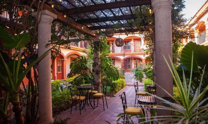 Mascota Hotel | Encanto de la Sierra Hotel