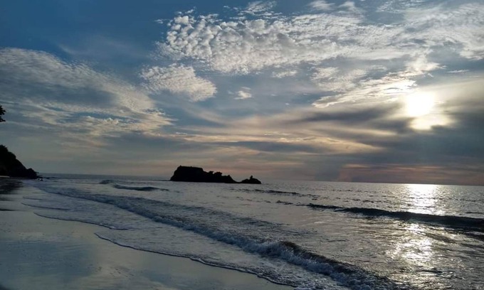 Monitos Cabin | Unforgettable Encanto de la Vega Hotel with Ocean Views