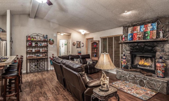 Ruidoso House | Enchanting Encanto: Family-Friendly Getaway Awaits
