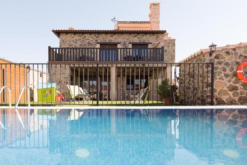 Malpartida de Plasencia House | Experience Encantos De Monfragüe: Oceanfront Bliss & 5 Stars