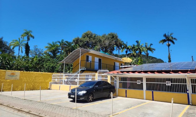 Lazaro House | Escape to Encantos do Lázaro with Ocean Views & Breakfast