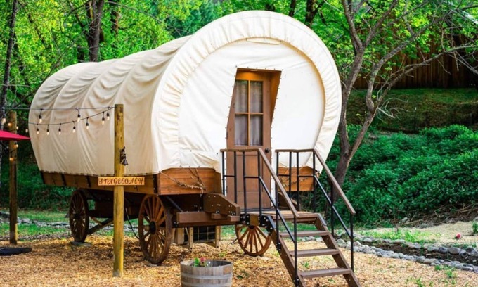 Murphy House | Magical Conestoga Wagon by the Applegate River - 10/10 Rated