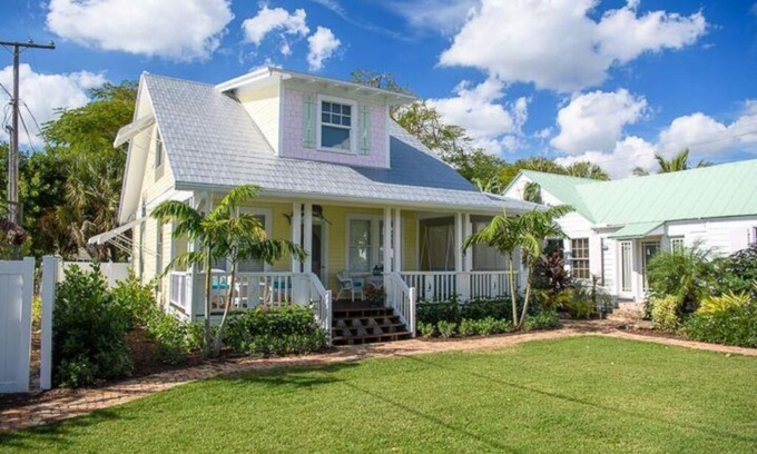 Stuart Cottage | Experience Enchanted Cottage with Ocean View & Spa Access