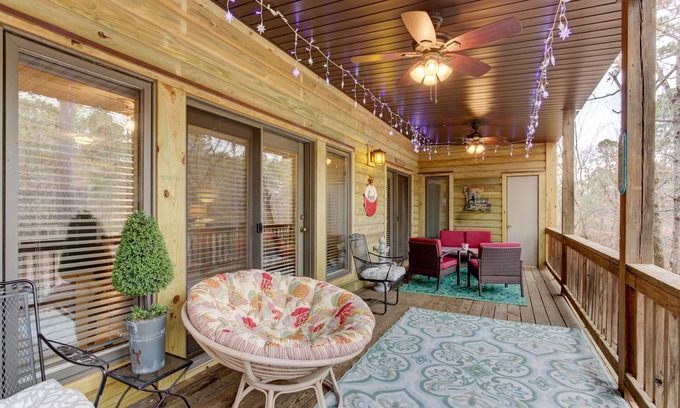 Mount Ida Condo | Exquisite Enchanted Forest Retreat with Ocean Views