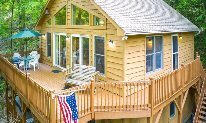 Maggie Valley Cabin | Secluded Cabin Escape with Hot Tub and Pet-Friendly Comfort