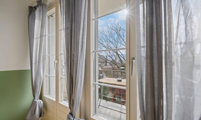 Old Town Apartment | Stylish 1BR Retreat with Lake Views in Central Zurich
