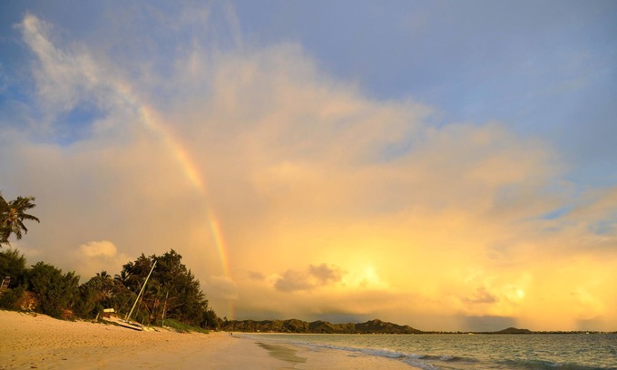 Kailua Apartment | Discover a Beach Bungalow with Private Garden & Pool