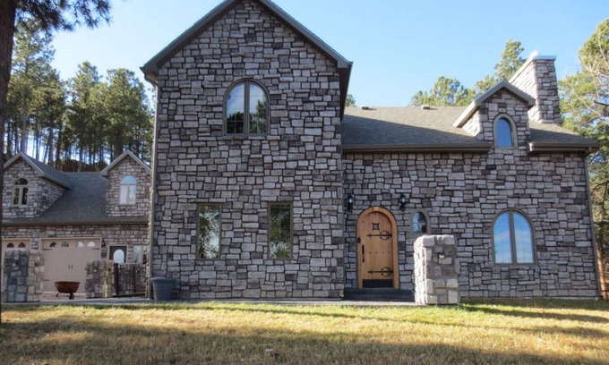 Rockerville House | Impressive Black Hills Castle Near Mt Rushmore & Rapid City