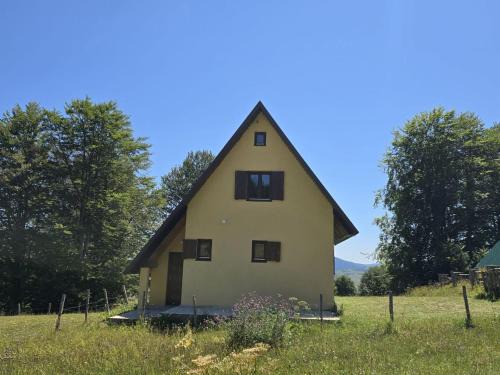 Razvrsje House | Chalet Retreat Surrounded by Breathtaking Nature