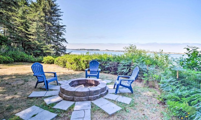 Coos Bay House | Serene Coos Bay Sanctuary with Oceanfront Views & Spa