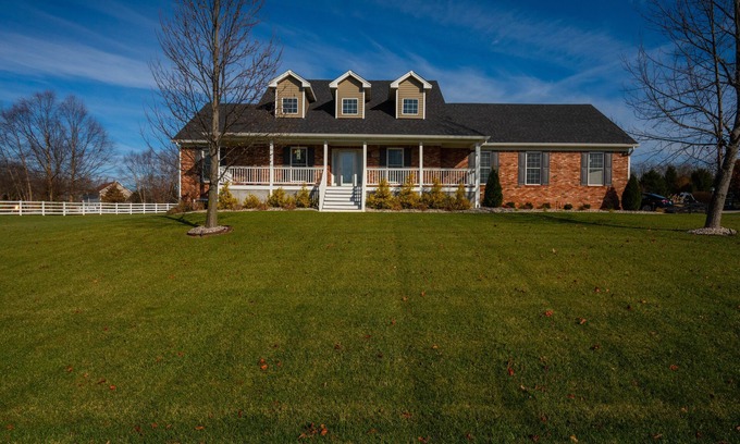 Buckner House | Invigorating Retreat with Pool, Breakfast & Family Amenities