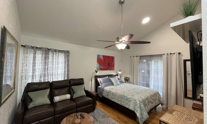 Sabre Springs Apartment | Enchanting Nest in Upscale Neighborhood