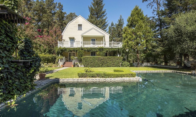 St. Helena House | Pet-Friendly Retreat with Spa, Pool & Perfect 10 Rating