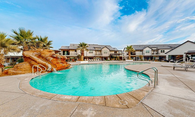 Ivins House | Inviting Townhome with Pool, Hot Tub, and Scenic Views