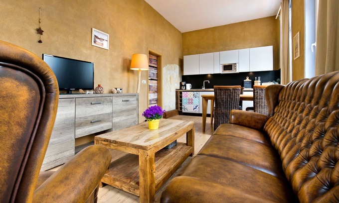 Oybin Apartment | Inviting Sunny Apartment "Antholz" with Spa and Kitchen
