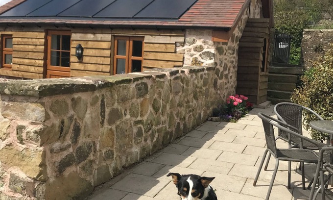 Wall-under-heywood House | Discover Enchmarsh Farm Byre in Idyllic Countryside