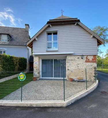 Bartres House | Pet-Friendly Retreat with High Guest Ratings: 8.9/10