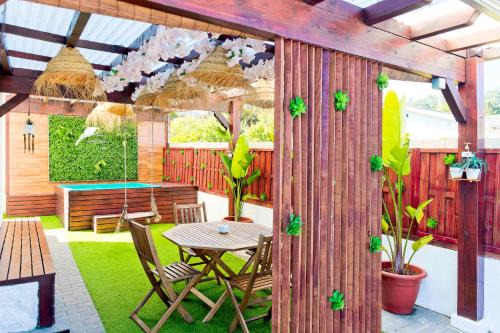 Caldas de Sao Jorge Apartment | Inviting Encosta do Uíma - Guest House with Spa & Hot Tub