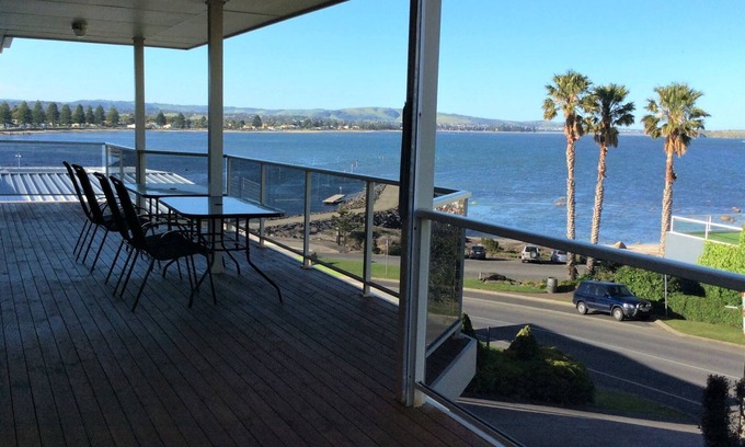 Encounter Bay House | Experience Breathtaking Ocean Views at Encounter the View