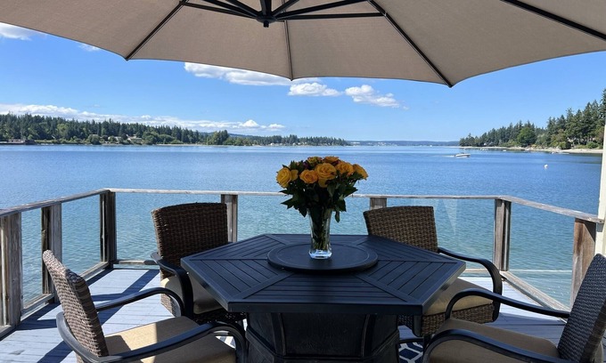 West Hills Cottage | Unique Private Oasis at End of the Point - Guest Rated 9.8