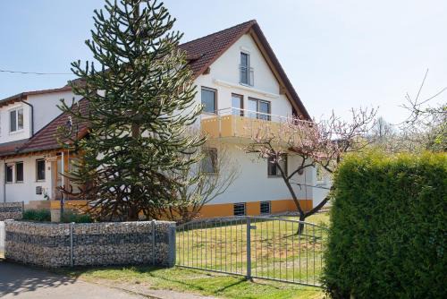 Unteruhldingen Apartment | Family-Friendly Getaway at Ferienwohnung Enderle - 9.2/10