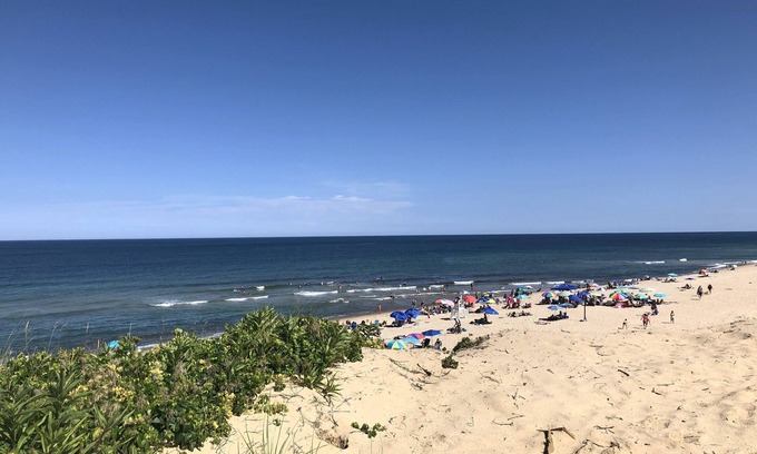 Eastham Hotel | Modern Motel Experience at Endless Dunes - Pool & Dining