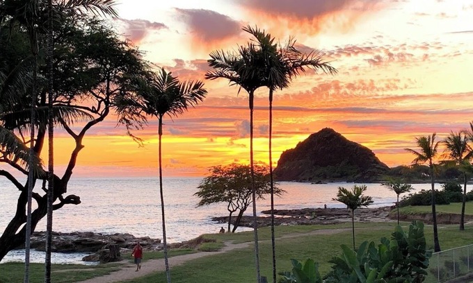 Makaha Condo | Serene Oceanfront Retreat with Breathtaking Views
