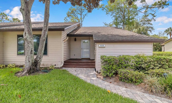 Sawgrass Condo | Endless Summers Await in Sawgrass - Beach & Golf Retreat