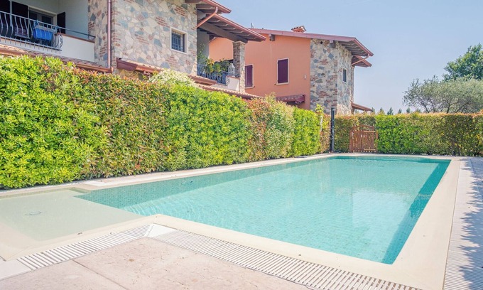 Lugana Apartment | Experience Endless Summer Sirmione with Pool & Spa Amenities