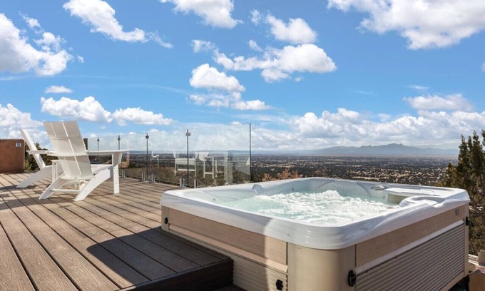Canoncito House | Unforgettable Views at Endless View Hot-Tub Chalet