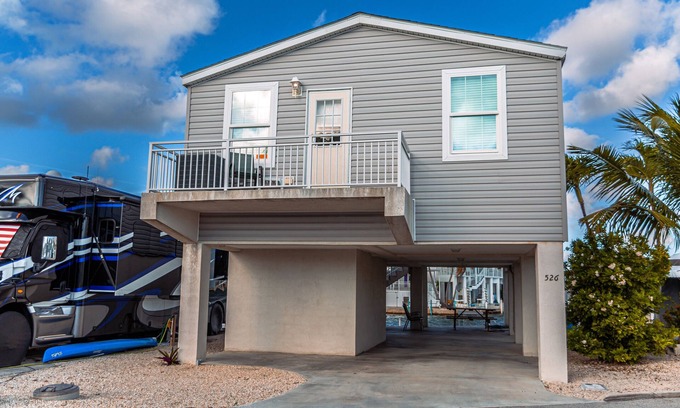 Cutthroat Harbor Estates House | Endless Water Views at Venture Out 526 with Oceanfront Pool