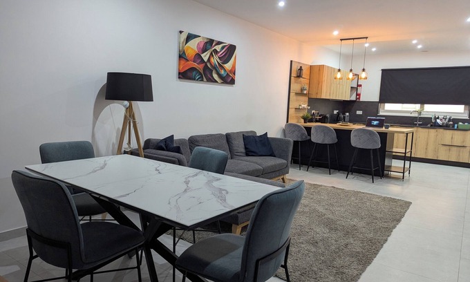 Qala House | "Endor" Apartment on ground floor with backyard