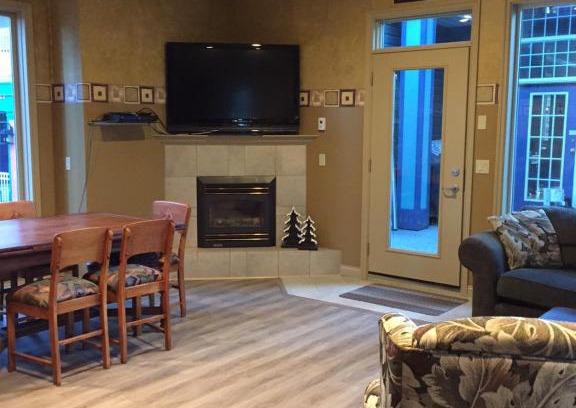 Silver Star Mountain Apartment | Guest Rated 10/10 at Endorph-Inn with Breakfast Included