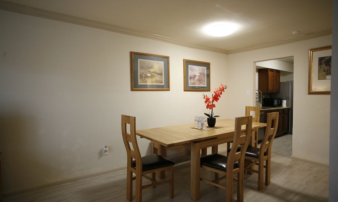 Spring Branch West House | Explore the Energy Corridor Near Galleria Mall & Amenities