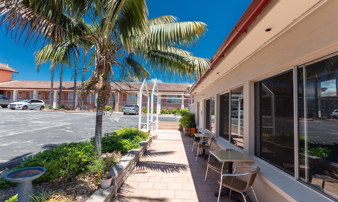 Engadine Hotel | Cozy Engadine Motor Inn with Breakfast and Family Amenities
