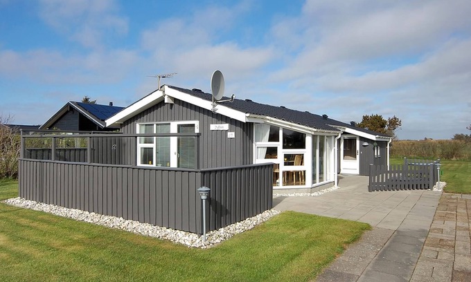 Lokken House | Engelbrecht: Oceanfront Escape Just 400m from the Sea