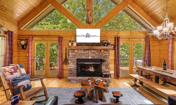 Blue Eye Cabin | Engleman Spruce Cabin: Game Room & Pool Access Awaits!