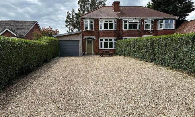 Louth House | Discover English Beach and Countryside: Pet-Friendly Retreat