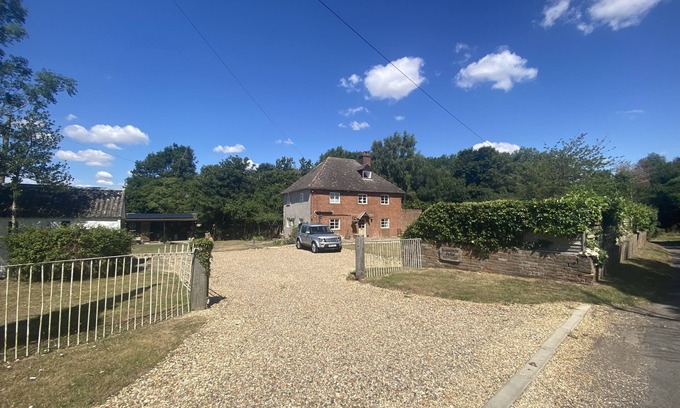 St Albans House | English Country House: Scenic Retreat Near Central London